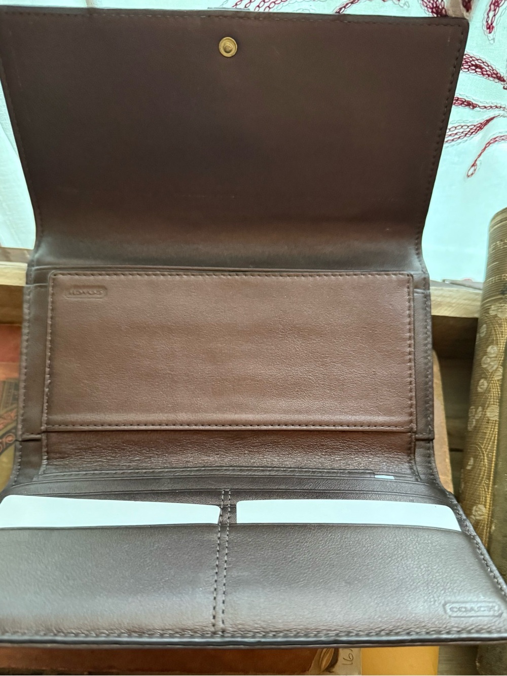 Coach Signature Canvas Turnlock Wallet - Khaki Brown EUC - Picture 8 of 12